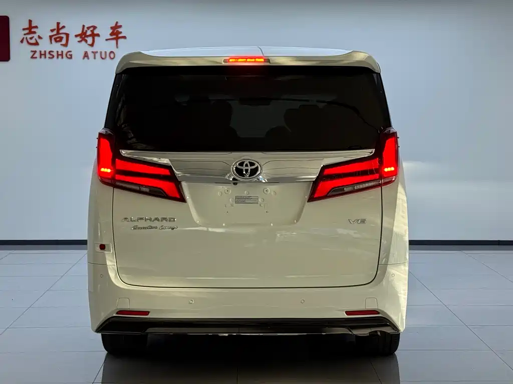 Toyota Alphard 2019 — фото 11