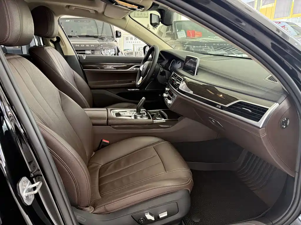 BMW 7 Series 2016 — фото 15