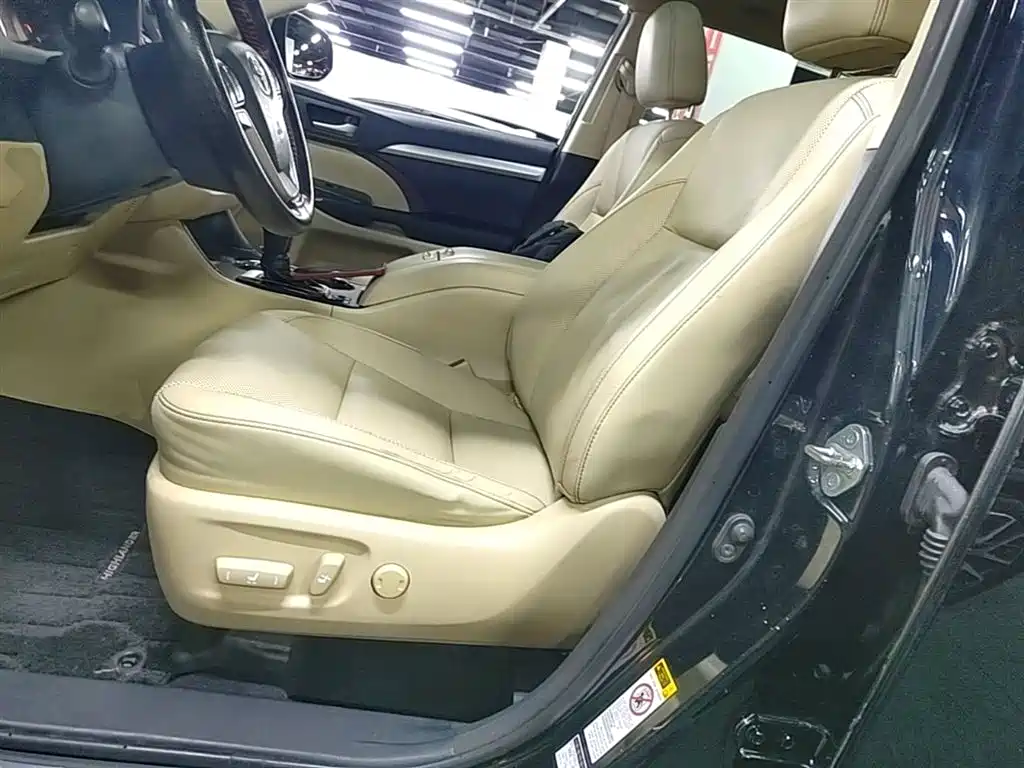 Toyota Highlander 2017 — фото 15