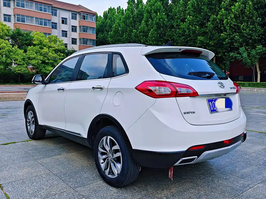 BAIC Shenbao X65 2015 — фото 17