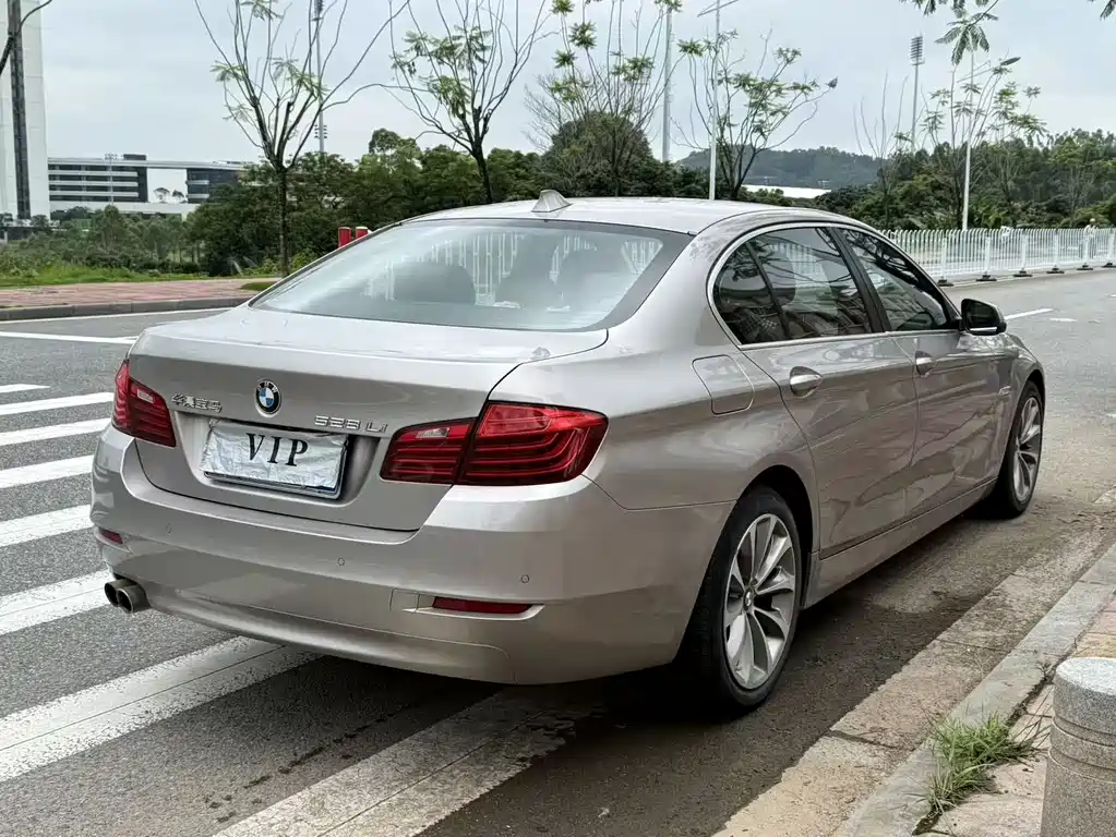 BMW 5 Series 2016 — фото 9
