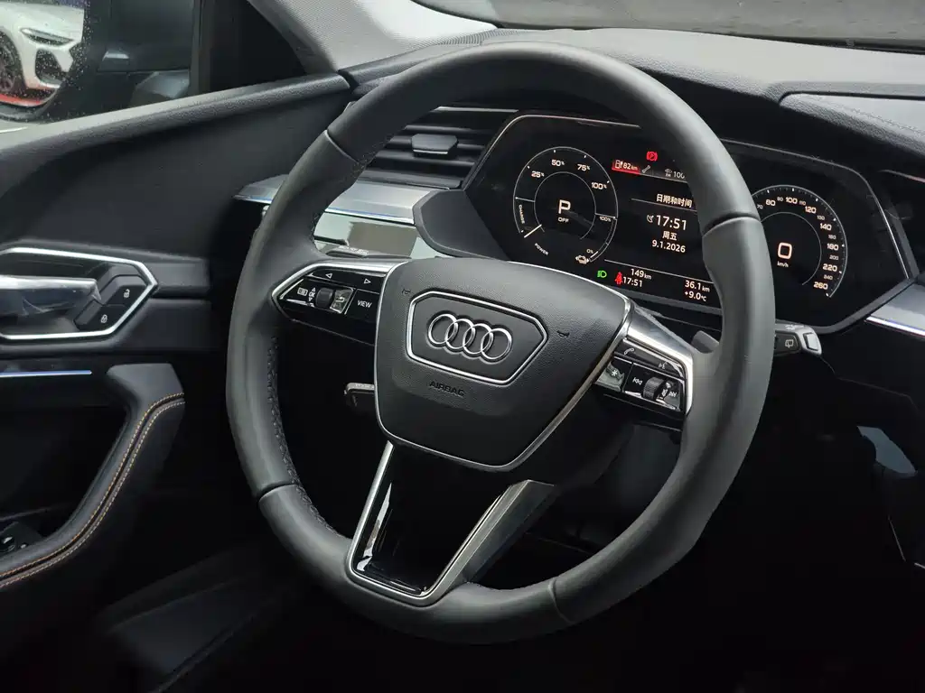 Audi e-tron 2026 — фото 19