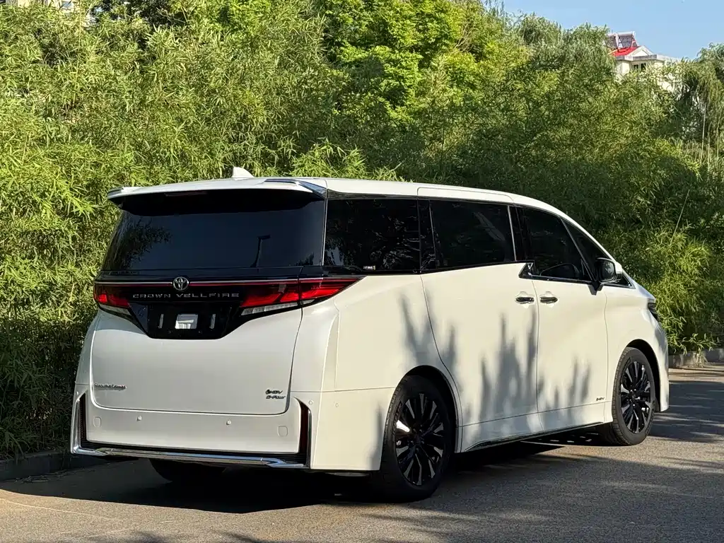 Toyota Vellfire 2023 — фото 19