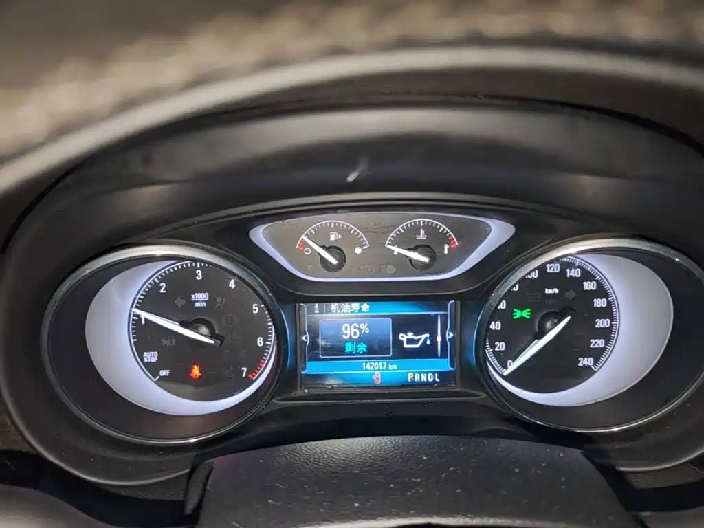 Buick Envision Plus 2018 — фото 12