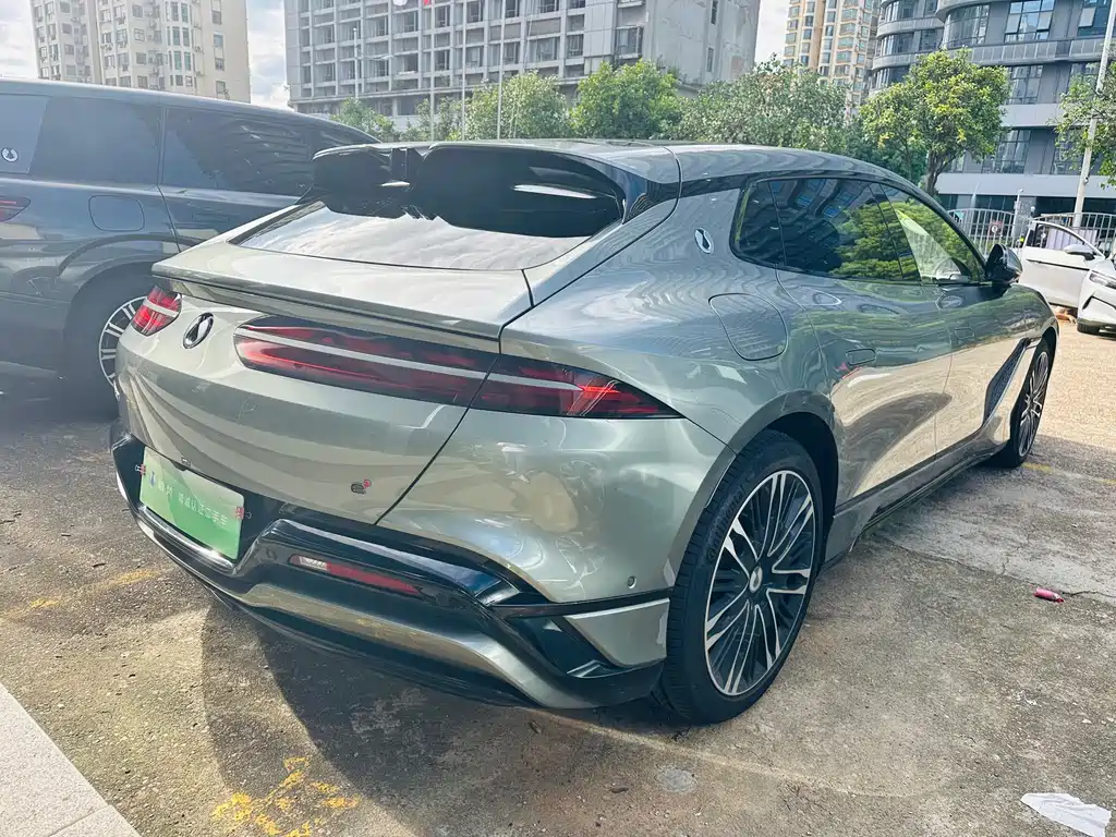 Denza Z9GT 2025