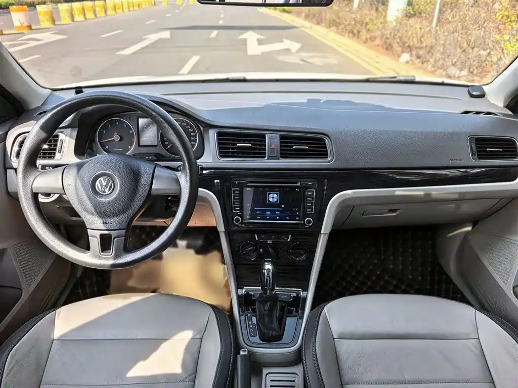 Volkswagen Gran Lavida 2015 — фото 12