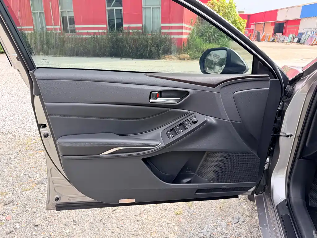 Toyota Avalon 2021 — фото 11