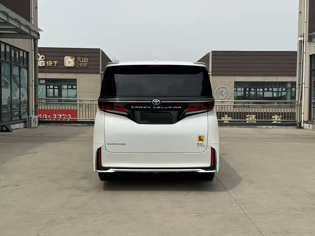 Toyota Vellfire 2023 — фото 5