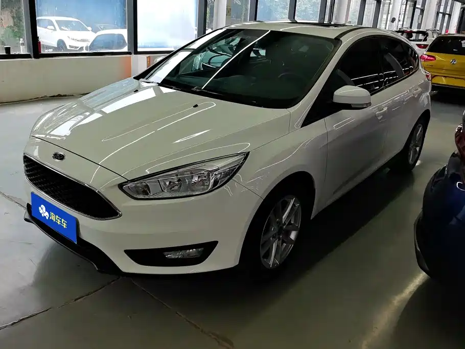 Ford Focus 2019 — фото 1