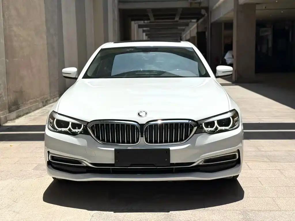 BMW 5 Series 2020 — фото 2