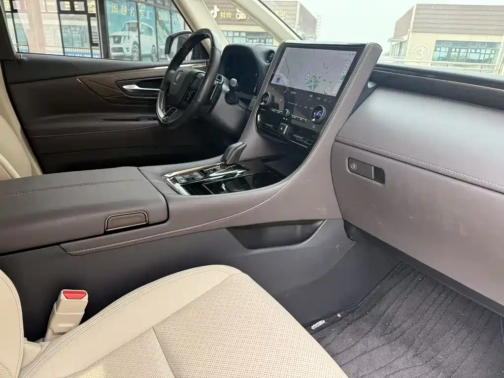 Toyota Vellfire 2023 — фото 8