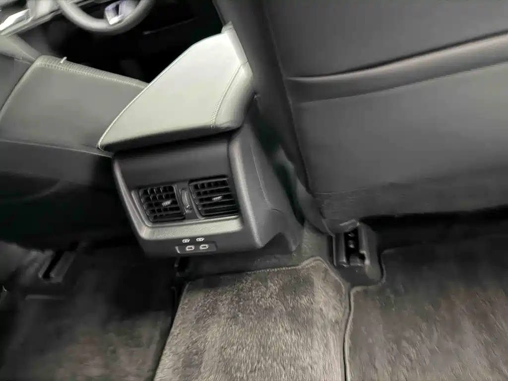 Toyota Camry 2025 — фото 20