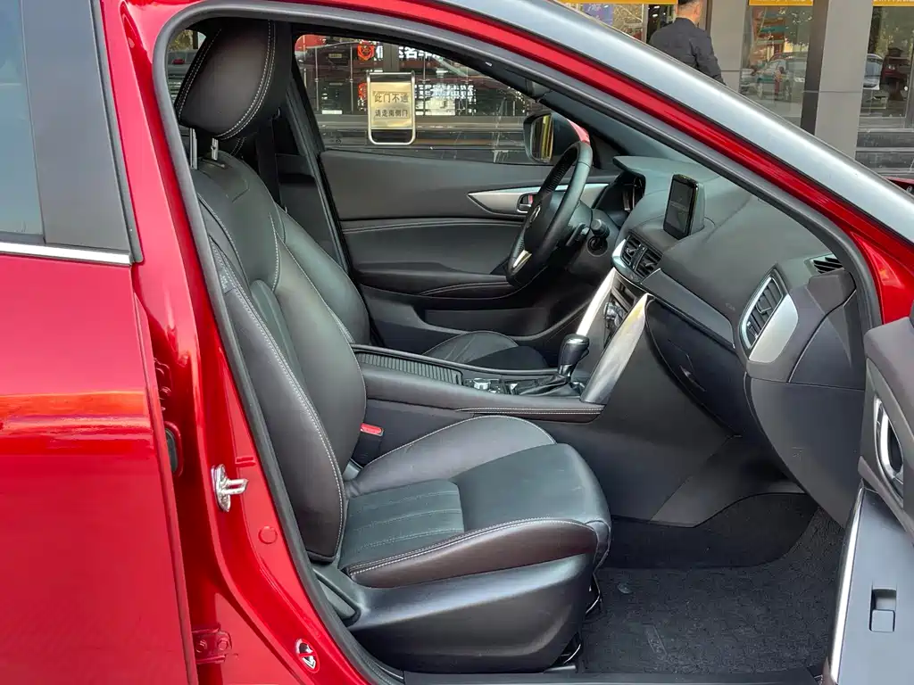 Mazda CX-4 2017 — фото 18