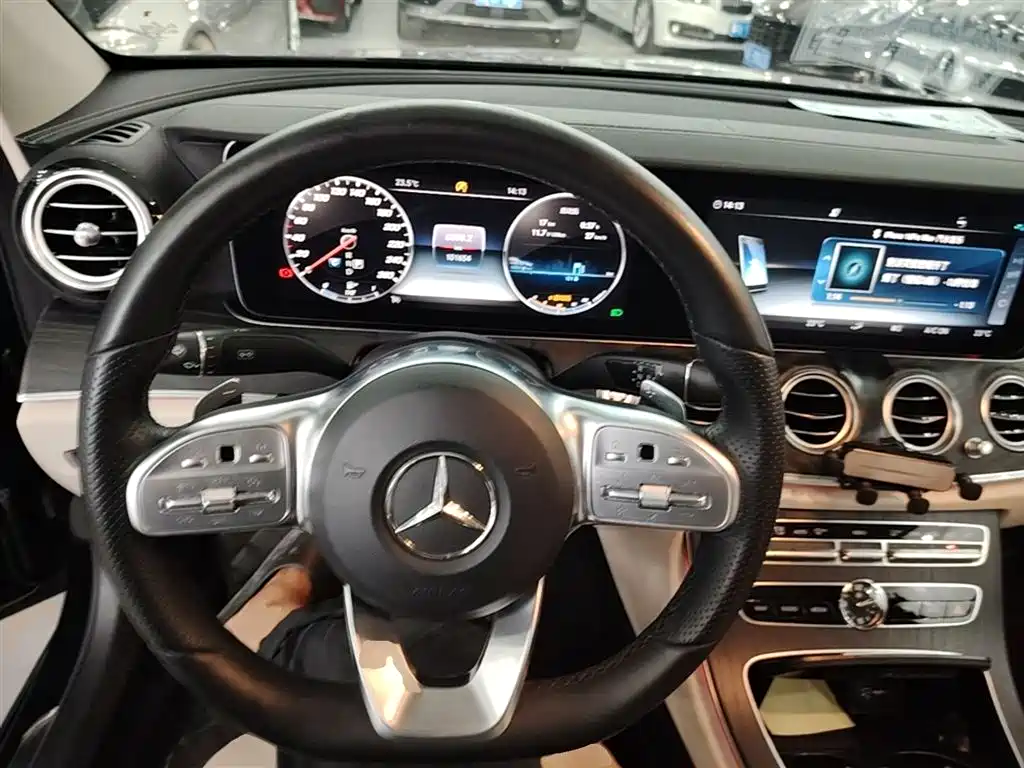 Mercedes-Benz E-Class 2019 — фото 11