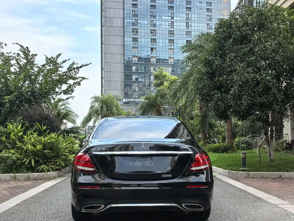 Mercedes-Benz E-Class 2020 — фото 15