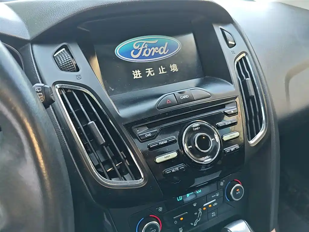 Ford Focus 2017 — фото 13