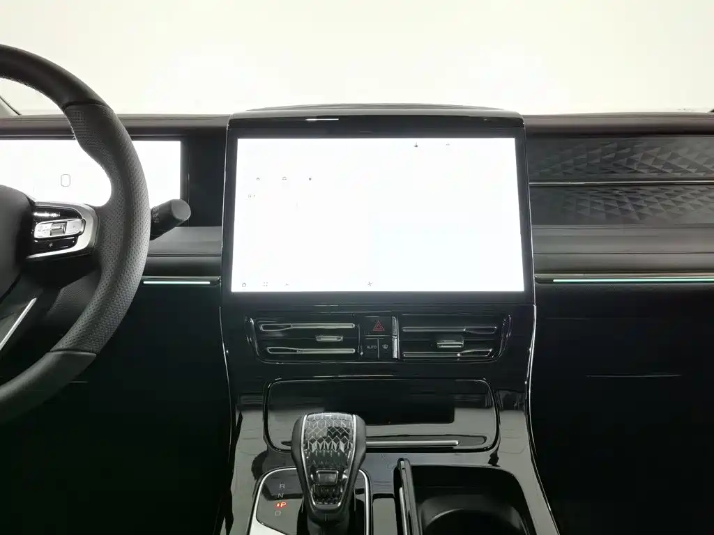 GAC Trumpchi M8 2024 — фото 12