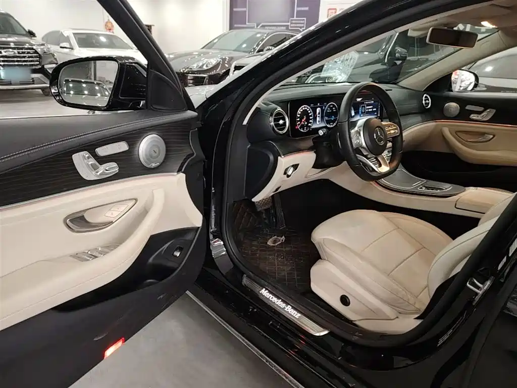 Mercedes-Benz E-Class 2019 — фото 16
