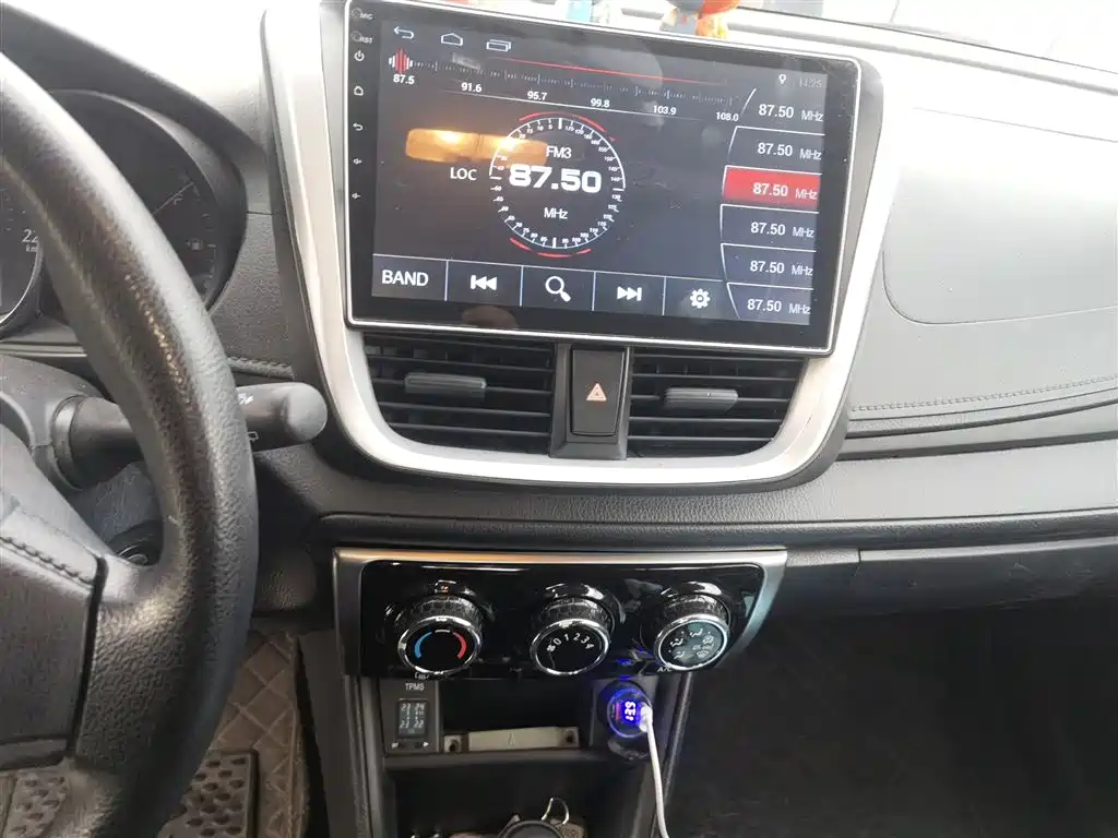 Toyota Yaris L 2019 — фото 14