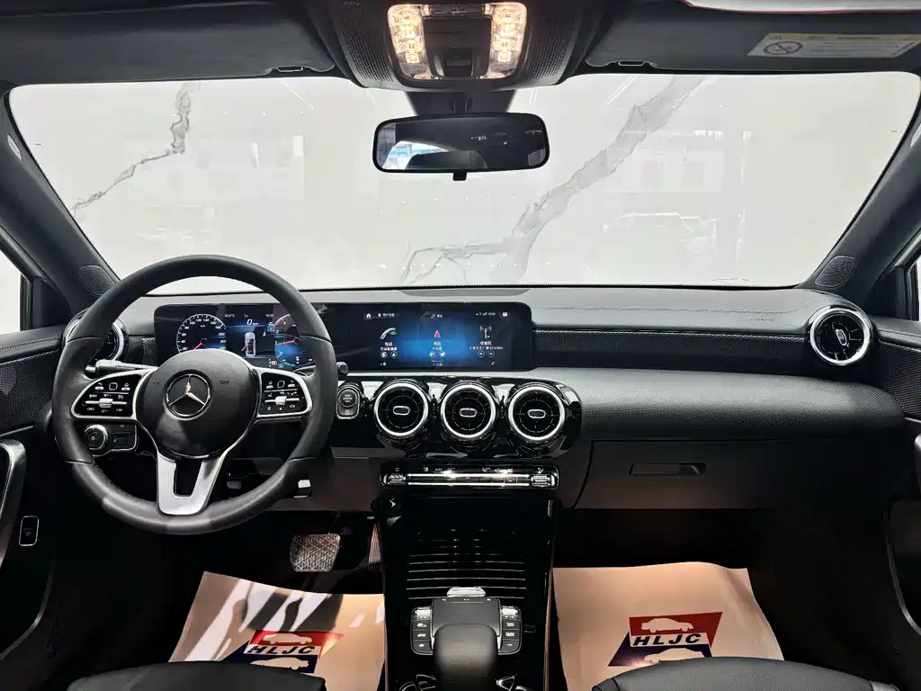 Mercedes-Benz A-Class 2023 — фото 10