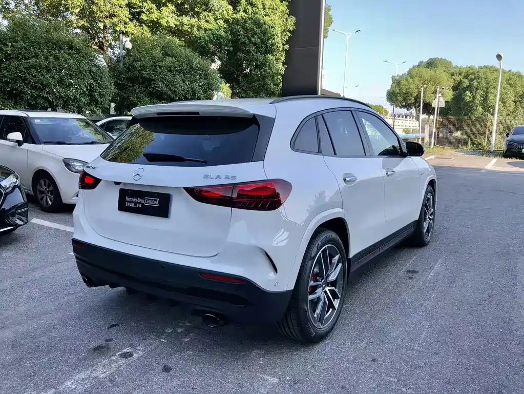 Mercedes-Benz GLA AMG 2025 — фото 8
