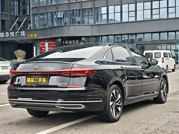 Volkswagen Passat 2023