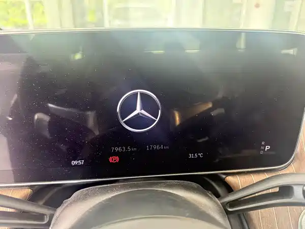 Mercedes-Benz EQE SUV 2025