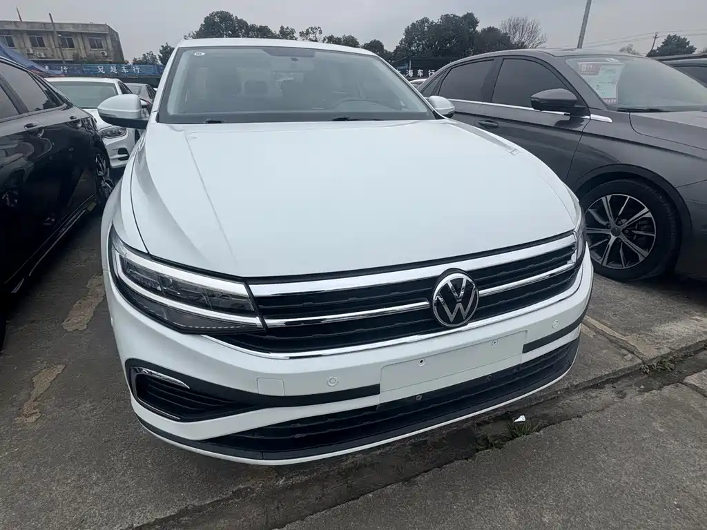 Volkswagen Bora 2023