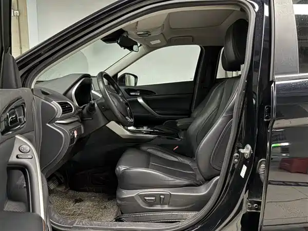 Mitsubishi Yige 2018