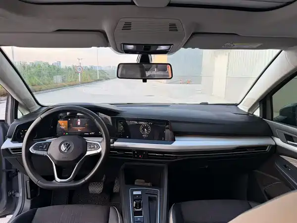 Volkswagen Golf 2021