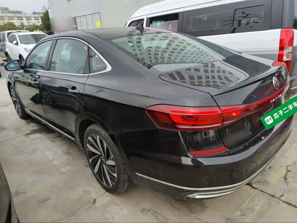 Volkswagen Passat 2022 — фото 23
