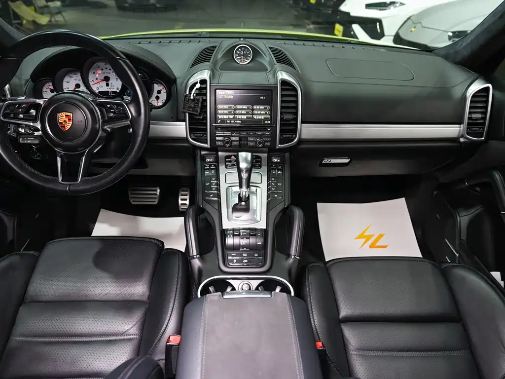 Porsche Cayenne 2015 — фото 14