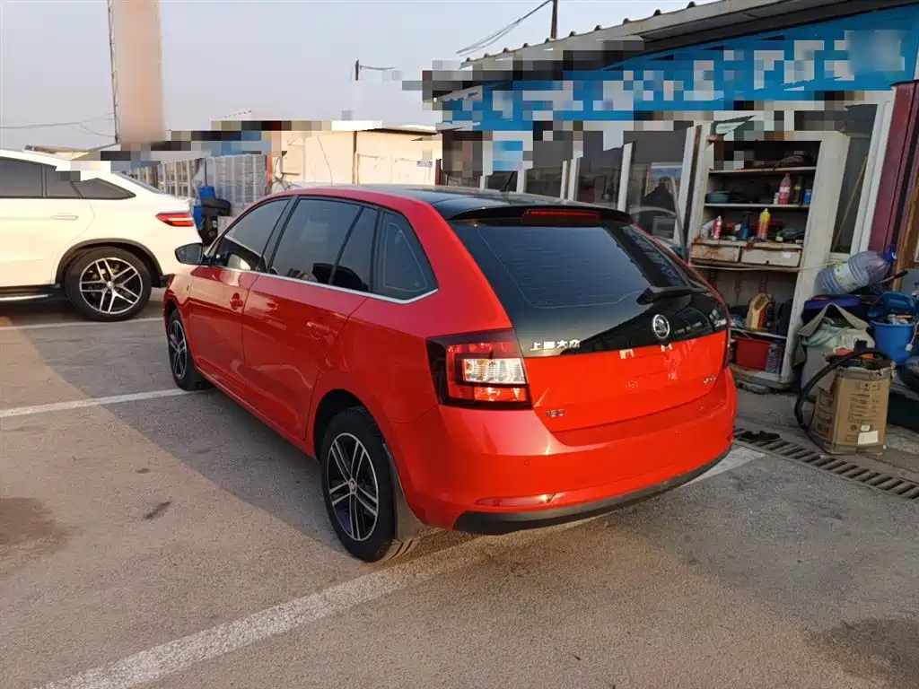 Skoda Rapid Spaceback 2016 — фото 23