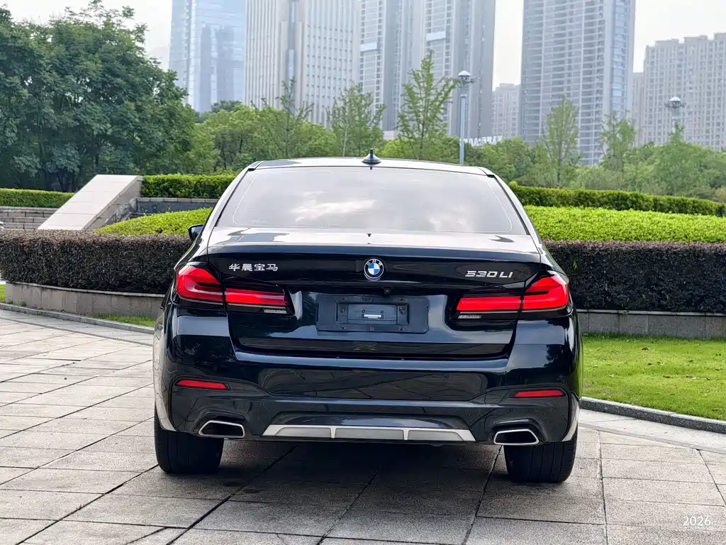 BMW 5 Series 2022 — фото 12
