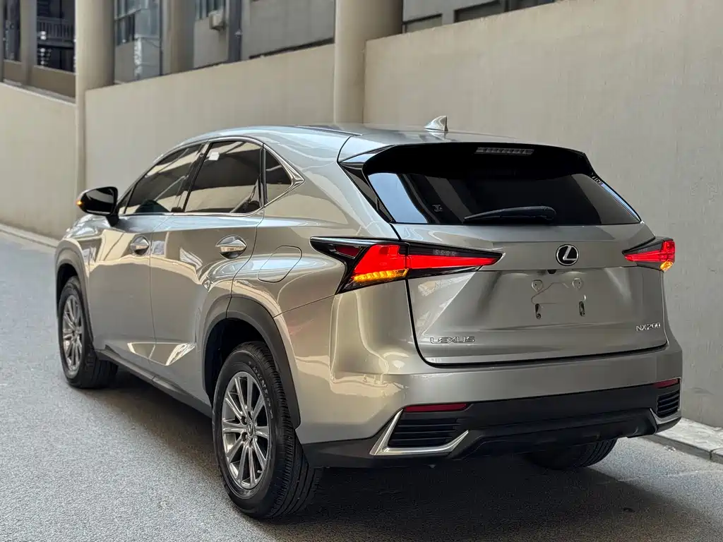 Lexus NX 2022 — фото 4