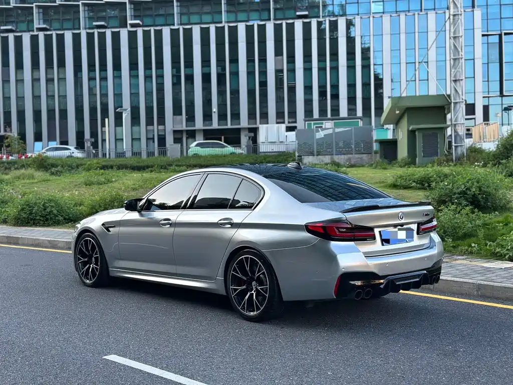BMW M5 2023 — фото 6