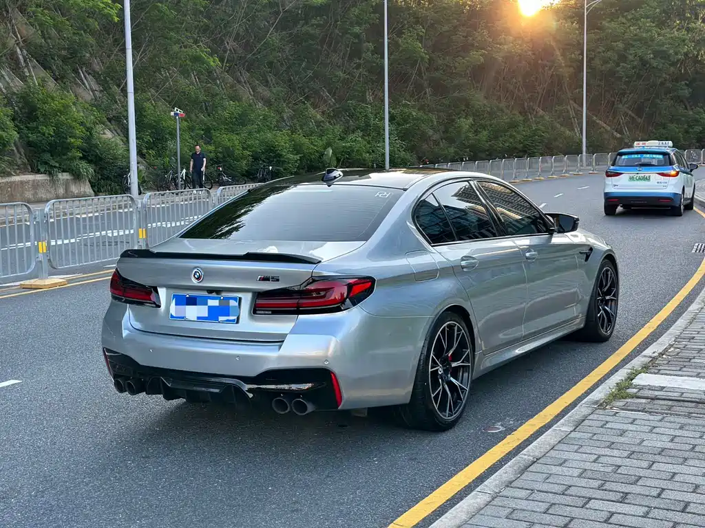 BMW M5 2023 — фото 5
