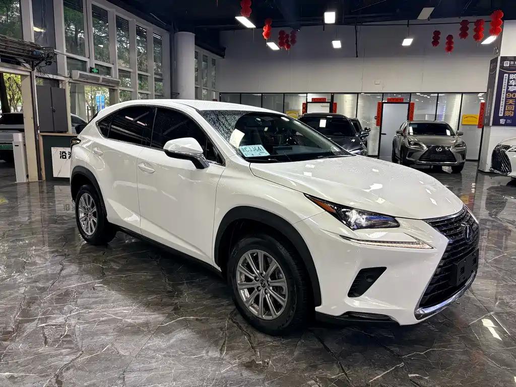 Lexus NX 2017 — фото 3