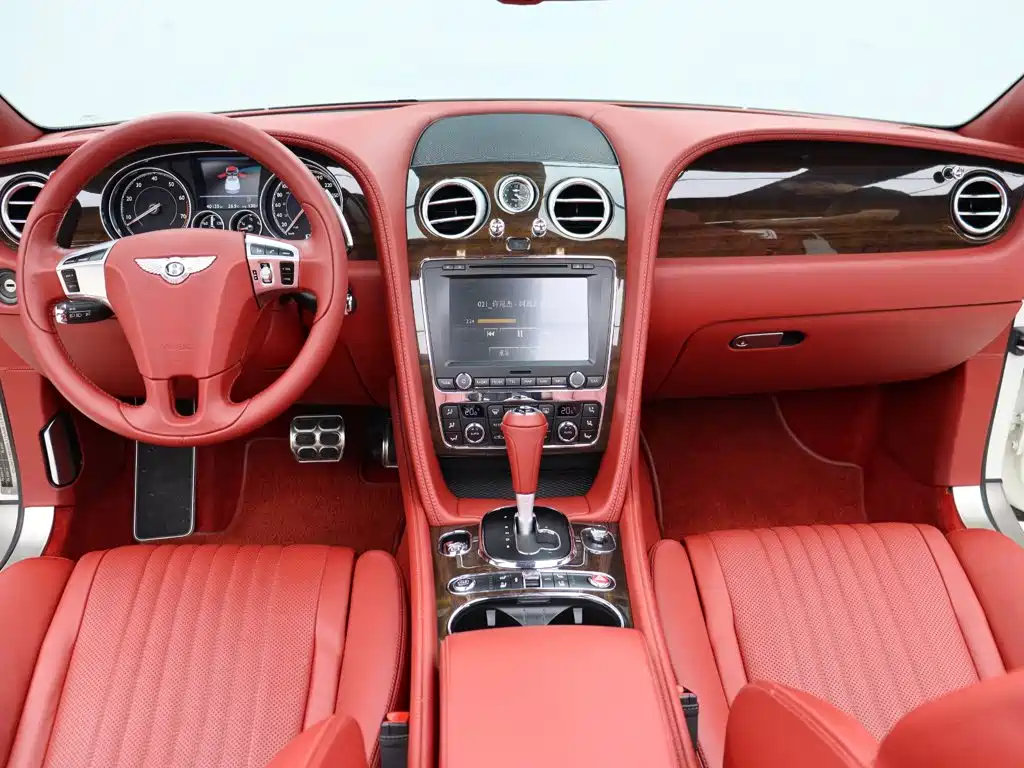 Bentley Continental 2019 — фото 11