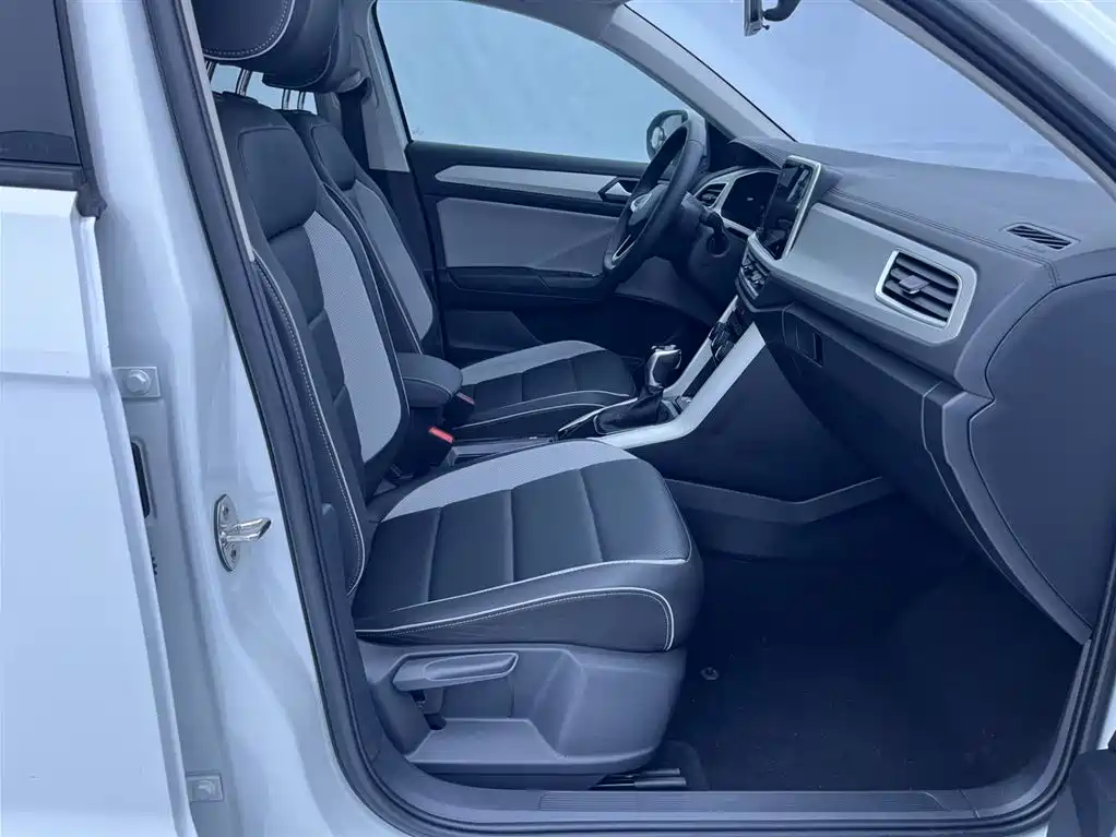 Volkswagen T-Roc 2024 — фото 12