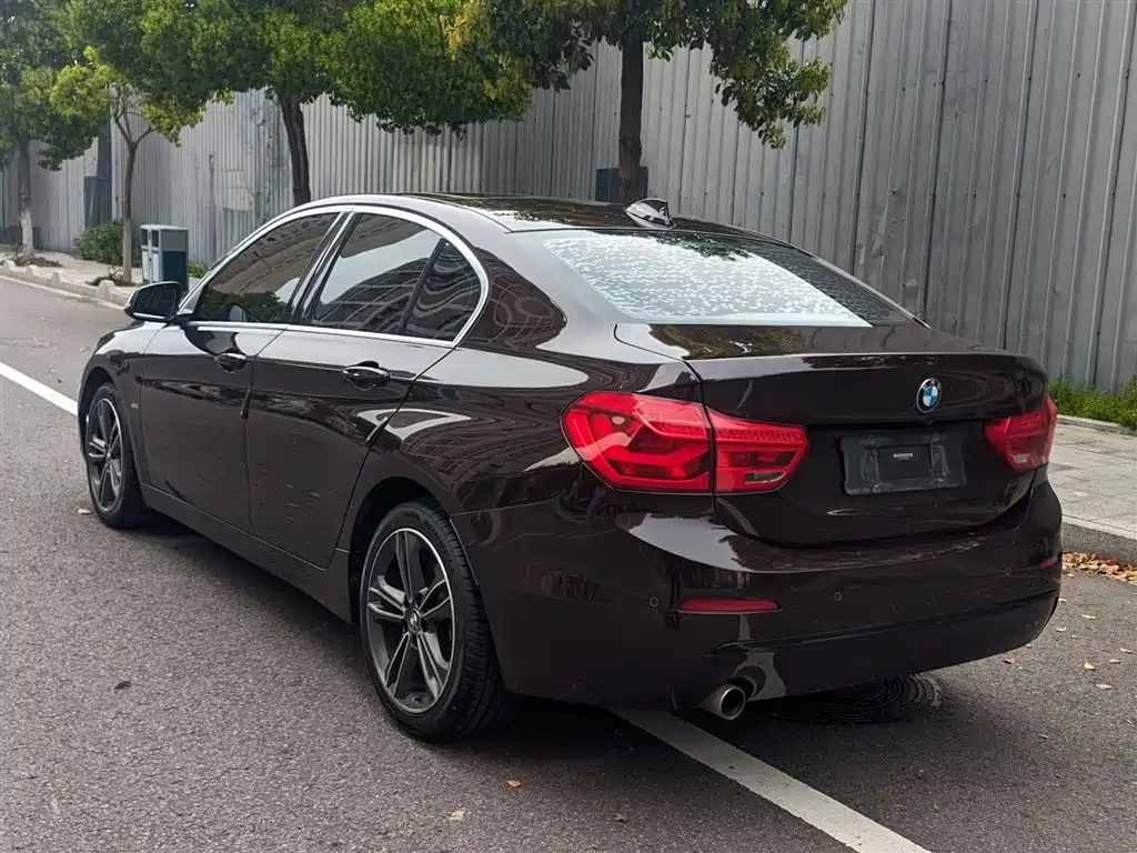 BMW 1 Series 2018 — фото 13