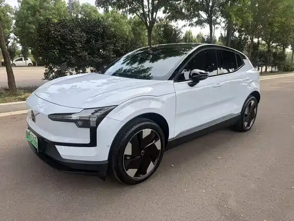 Volvo EX30 2024