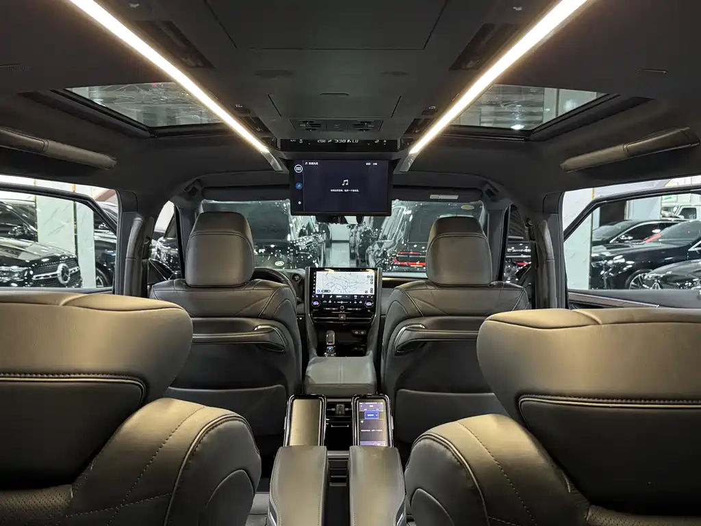 Toyota Alphard 2024 — фото 8