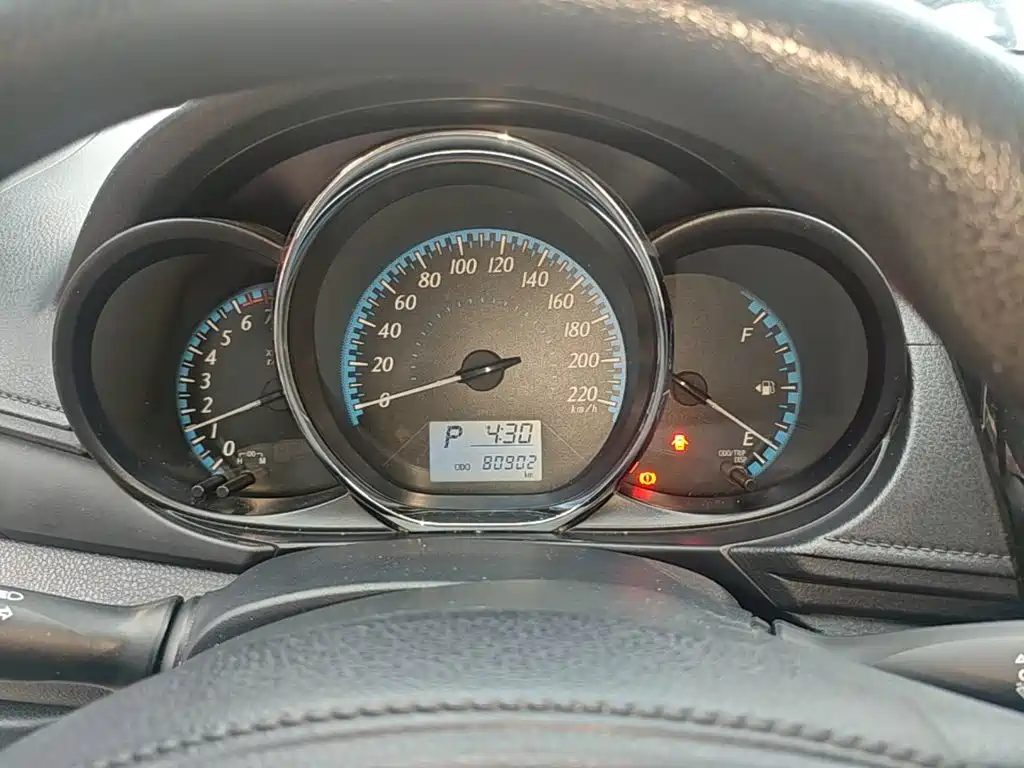Toyota Yaris L 2019 — фото 12
