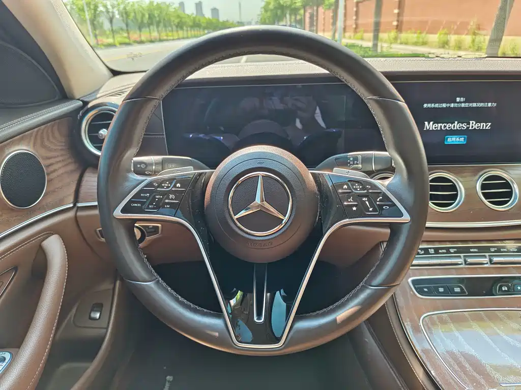 Mercedes-Benz E-Class 2023 — фото 28
