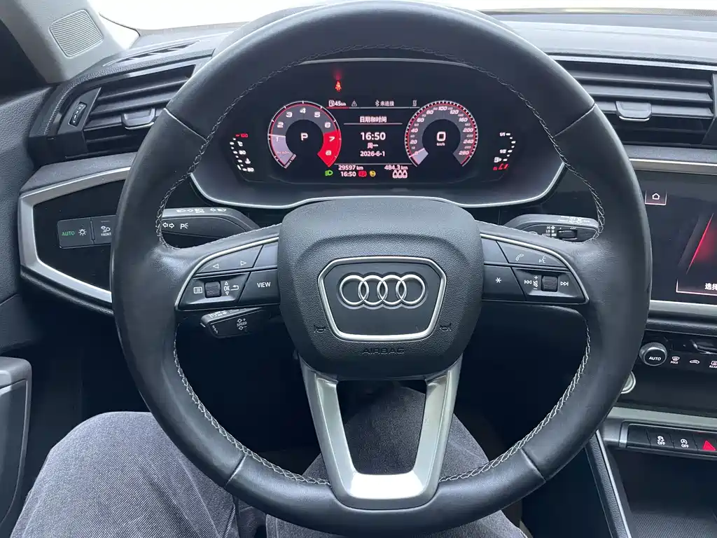Audi Q3 2023 — фото 13