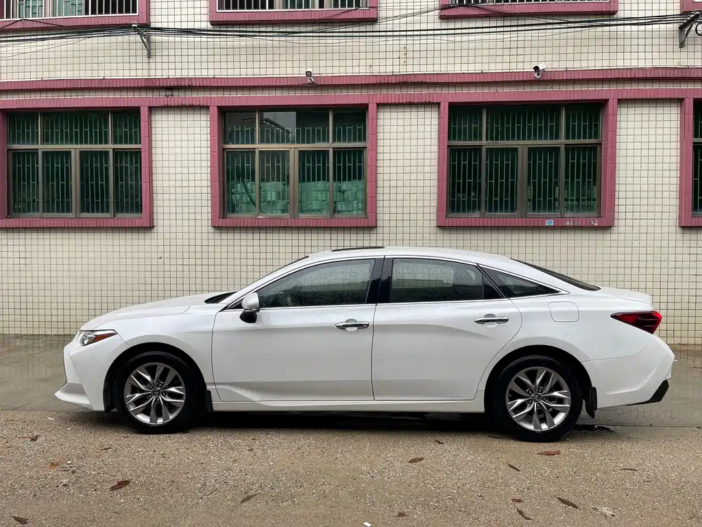 Toyota Avalon 2020 — фото 16