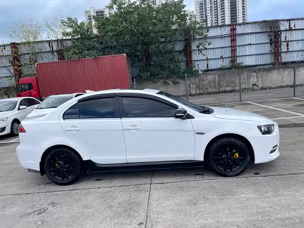 Mitsubishi Lancer EX 2014
