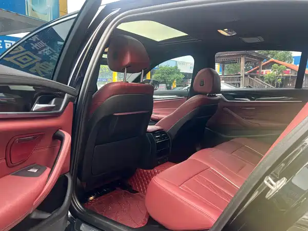 BMW 5 Series 2021