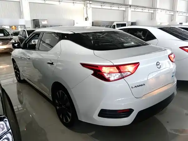 Nissan Bluebird 2018